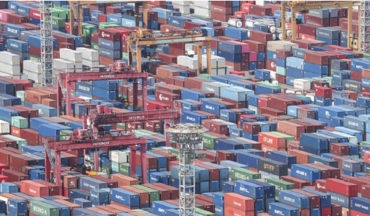 사진은 부산항 감만부두 전경. <연합뉴스>